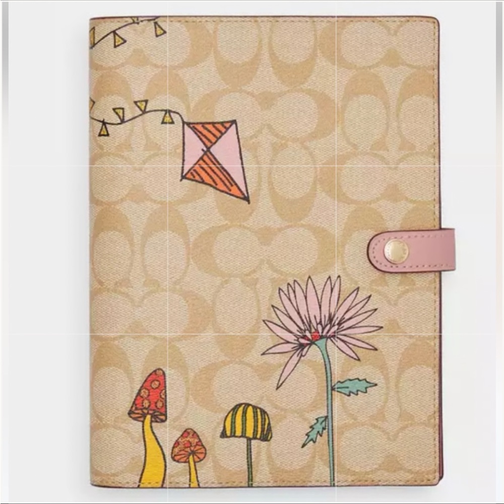 📸 FLASH SALE 📸 Coach X Observed By Us Notebook 🪁🪁🪁  NWT 🪁🪁🪁 - Picture 2 of 16